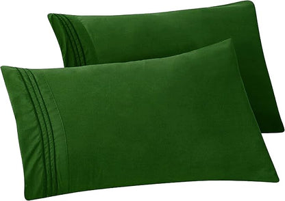Elegant Comfort Solid Pillowcases 1500 Premium Hotel Quality Microfiber - Smooth Weave, Wrinkle and Stain Resistant, Easy Slip-On, 2-Piece Set, King Pillowcase, Hunter Green