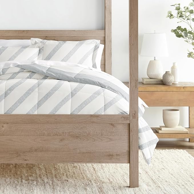 LINENS & HUTCH Comforter Set Patterned Microfiber All Season Down-Alternative Ultra Soft Bedding in Distressed Stripe - King/Cal-King Distressed Stripe Light Blue