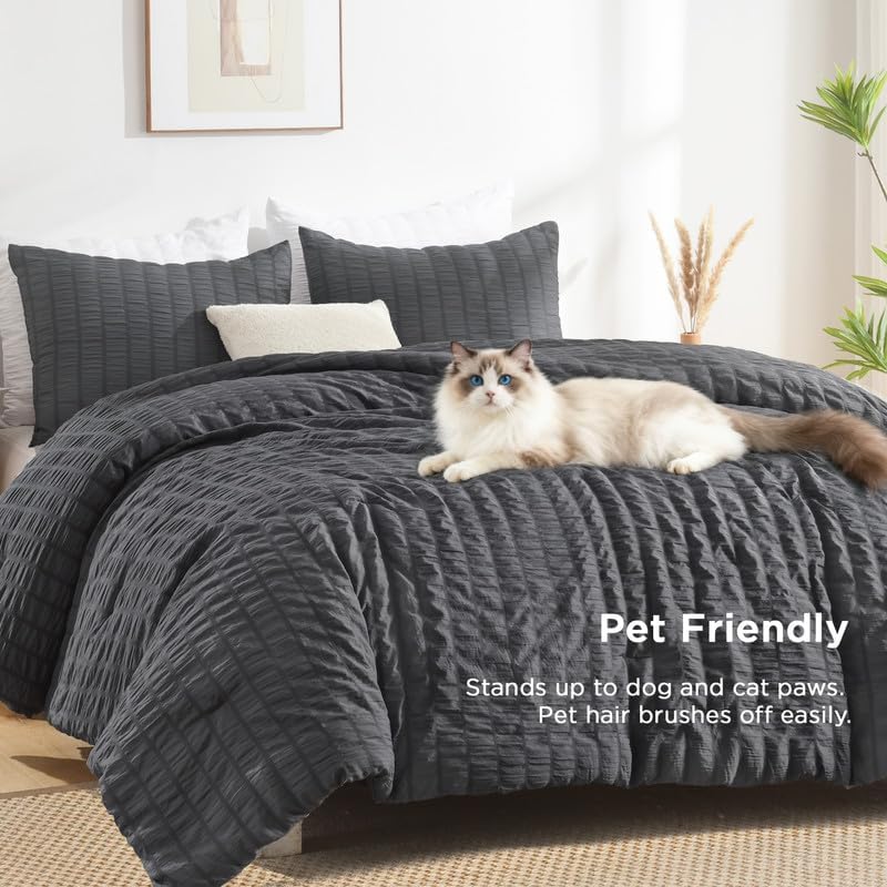 AveLom Seersucker Oversized King Comforter Set Grey (120x98 In), 3 Pieces - 100% Soft Washed Microfiber Lightweight Comforter with 2 Pillowcases, All Season Down Alternative Comforter Set for King Bed