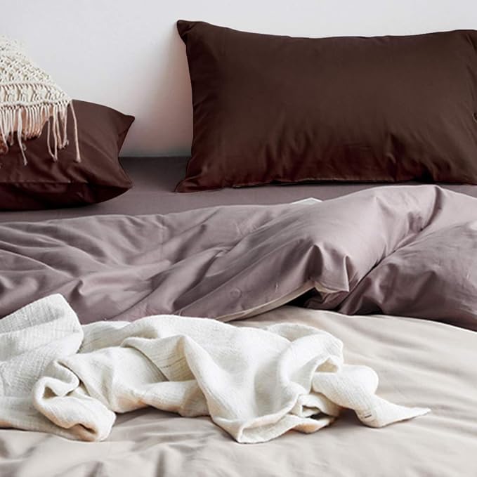 FLXXIE Pillow Cases Queen, Soft Microfiber Pillow Covers with Envelope Closure, Wrinkle Resistant Pillowcases, 2 Piece Set, Dark Brown