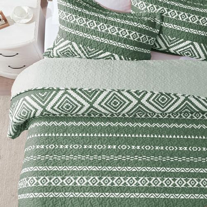 LEAONME 3 Pieces King Size Olive Green Quilt Set with Checkered Pattern Lightweight Oversized Bedspread 98''x106'' Soft Coverlet Warm Bed Cover for All Seasons (1 Quilt, 2 Pillow Shams)