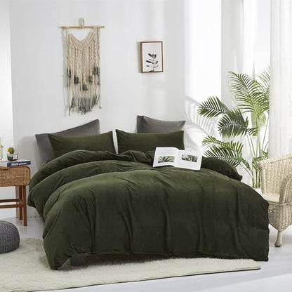 CLOTHKNOW Army Green Velvet Full Size Comforter Set 3Pcs Dark Green Bedding Comforter Sets Cozy Fluffy Green Comforter Hunter Green Comforter Sets Full