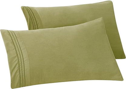 Elegant Comfort Solid Pillowcases 1500 Premium Hotel Quality Microfiber - Smooth Weave, Wrinkle and Stain Resistant, Easy Slip-On, 2-Piece Set, Standard/Queen Pillowcase, Green
