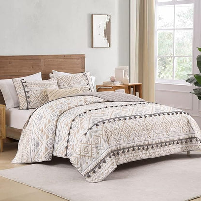 HORIMOTE HOME Boho Style Beige Queen Quilt Set with Tassle, Soft and Lightweight Bedspread for All Season, Full Size Bed Coverlet with 2 Matching Pillow Shams (3 Pieces)