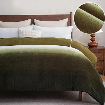 Bedbay Ombre Green Plush Fleece Comforter Set King Ultra Soft Velvety Bedding for Winter Thick Warm Cozy Gradient Quilt Set 3 Pcs All Season Fluffy Velvet King Bed Set with 2 Pillowcases