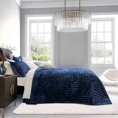 RECYCO Luxury Velvet Quilt Set Full Queen Size, Lightweight Velvet Comforter Set, Oversized Bedspread Coverlet Quilted Bedding Set, with 2 Matching Pillow Shams, for All Season, Navy Blue