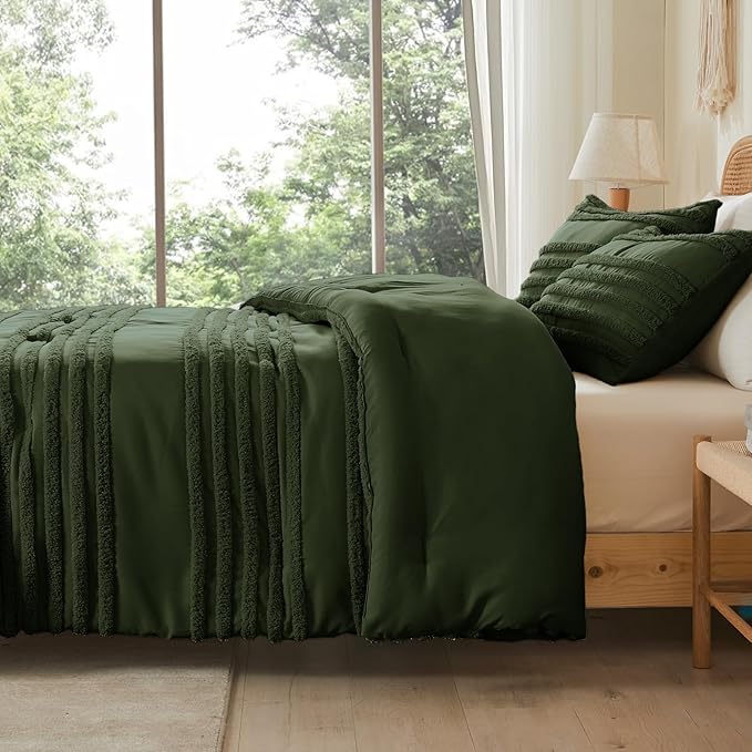 BEDELITE Boho King Size Comforter Set - Olive Green Tufted Striped Bed Set 3 Pieces, Soft Vintage Farmhouse Comforter for All Seasons, Boho Home Decor,Fluffy Jacquard Bedding with Pillow Sham