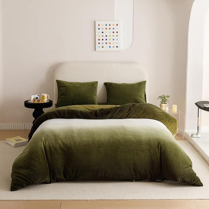 CLOTHKNOW Green White Queen Comforter Sets Velvet Bedding Comforter Sets Olive Green Comforter Soft Comforter Queen with 2 x Pillow Cases