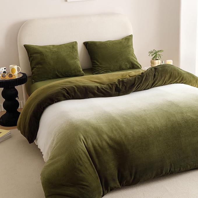 CLOTHKNOW Green White Queen Comforter Sets Velvet Bedding Comforter Sets Olive Green Comforter Soft Comforter Queen with 2 x Pillow Cases