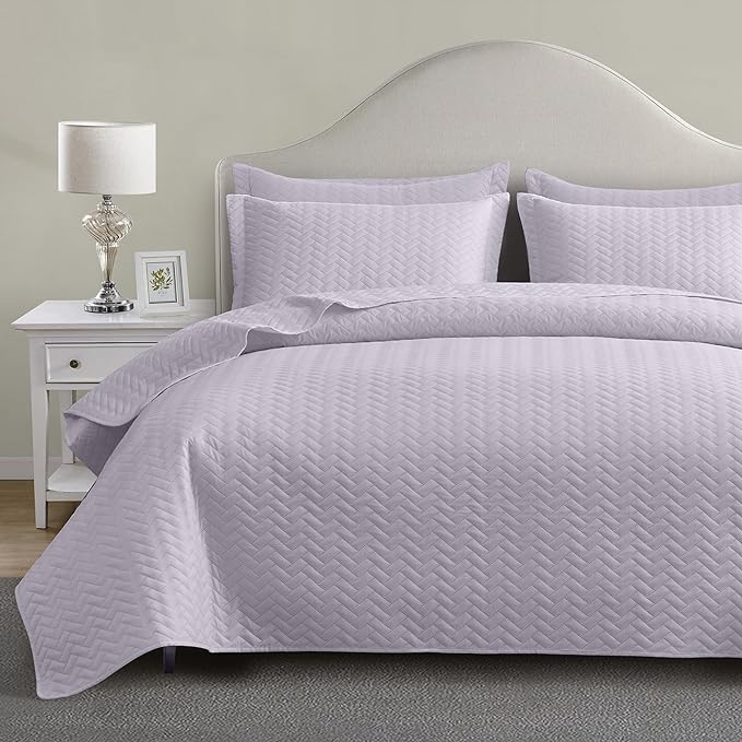 Maple&Stone Lilac Purple Quilt Set Queen Size, Lightweight Bedspread Ultrasonic Chevron Pattern Light Coverlet for All Season Comforter Bedding Decor - 3 Piece Full Bed Cover Sets