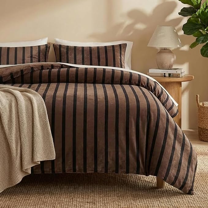 Bedbay Fleece King Comforter Set Brown Striped Bedding Set 3 Pcs Luxury Shaggy Velvet Comforter Set Soft Warm Fluffy Flannel Bedding Brown and Black Stripes King Bed Set for All Seasons