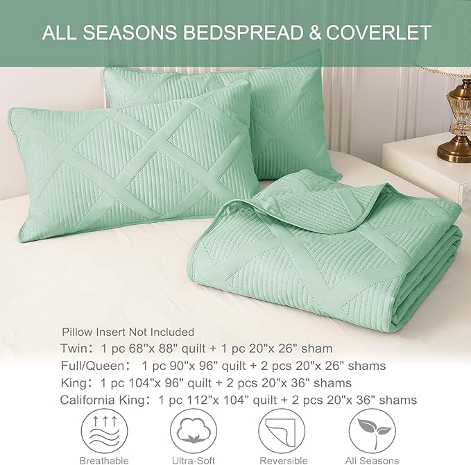 Exclusivo Mezcla Oversized King Quilt Set- Light Green Cal King Quilts Bedding Set with 2 Pillow Shams, Modern Bedspread with Striped Pattern, Soft Lightweight Bedspreads Coverlets for All Seasons