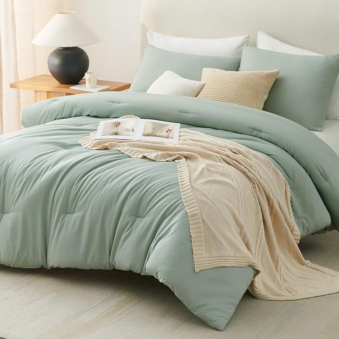 CozyLux Full Size Comforter Set Sage Green, 3 Pieces Solid Breathable Quilted Bedding Sets, Luxury Lightweight Soft Bed Set with Down Alternative Comforter and 2 Pillowcases for All Seasons