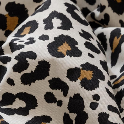 CLOTHKNOW Black Leopard Print Queen Comforter Set 3Pcs Cheetah Bedding Comforter Sets Soft Black Brown Bedding Sets with 2 x Pillowcases Queen Size