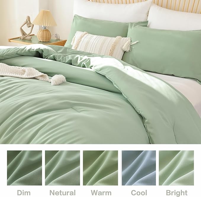 ROSGONIA Oversized King Comforter 120x120, 3pcs Super King Comforter (1 Sage Green Comforter & 2 Pillowcases) Lightweight Warm Bedding Set Quilt