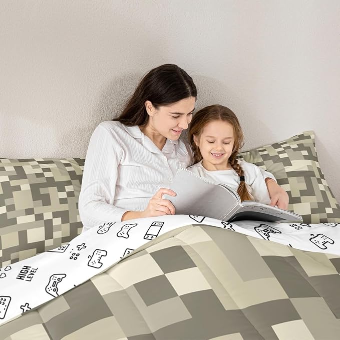 Pixelated Miners Blocks Kids Bedding Set King Size,Patchwork Square Video Games Comforter Set,Geometric Patchwork Grid Quilt Comforter,Light Gray Bedroom Duvet Insert,2 Pillowcases