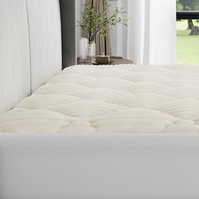 Novilla Fleece Mattress Topper Queen, Warm Sherpa Mattress Pad, Cloud-Like Soft Bed Cover for Winter, Deep Pocket fits up to 21", Machine Washable