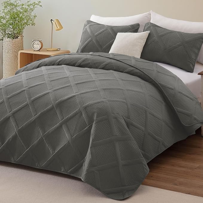 Exclusivo Mezcla Quilts Queen Size - Grey Quilt Set Bedspread with 2 Pillow Shams, Modern Bedding Set with Striped Pattern, Soft Lightweight Bedspreads Queen Size for All Seasons