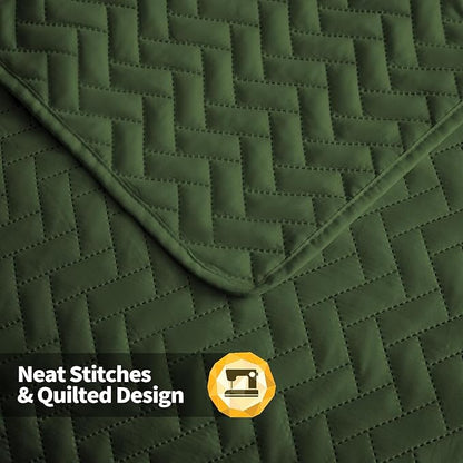 Maple&Stone Quilt Set Queen Size, Lightweight Olive Green Bedspread Ultrasonic Chevron Pattern Light Coverlet for All Season Comforter Bedding Decor - 3 Piece Full Bed Cover Sets