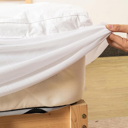 Nutan, Quilted Fitted Mattress Pad – Fitted Elastic Quilted Protector, Cover Stretches up to 18 Inches Deep Pocket - Machine Washable Topper, Twin, White