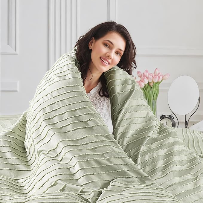 NEXHOME PRO Duvet Cover Queen,3 Pieces Boho Tufted Duvet Cover Set, Soft and Lightweight 100% Washed Microfiber Comforter Cover Set for All Season(Sage Green,90 x 90)-No Comforter