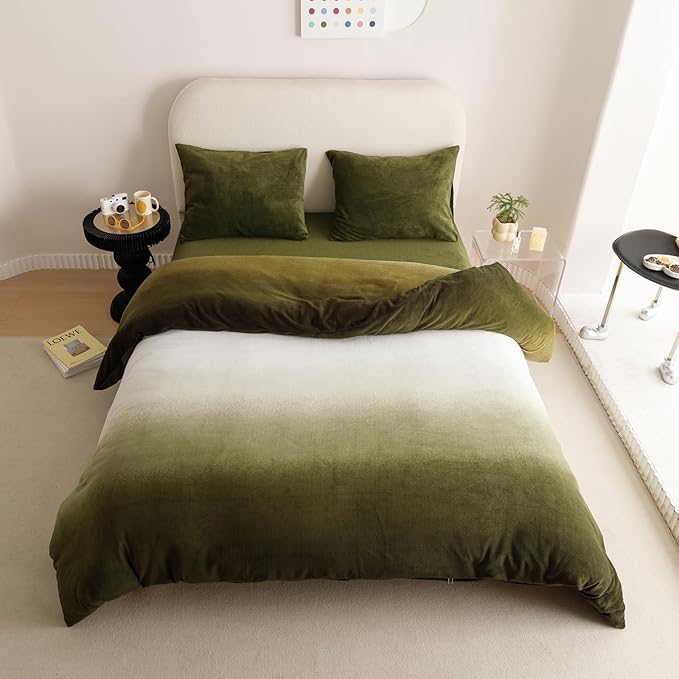 CLOTHKNOW Green White California King Comforter Set 3Pcs Velvet Bedding Comforter Sets Soft Comforter with 2 x Pillow Cases