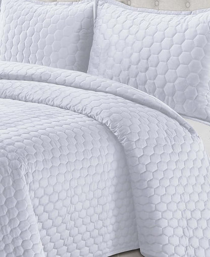 Tribeca Living Lugano Oversized Velvet Quilt Set - All Season, Extra Large, 2 Piece Twin Size Comforter Set with 1 Pillow Sham in White Honeycomb Pattern 260GSM