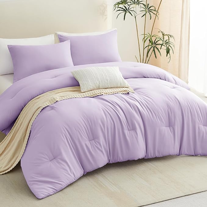 CozyLux Lavender Queen Comforter Set, 3 Pieces Light Purple Solid Breathable Quilted Boho Bedding Sets, Luxury Fluffy Soft Bed Set with Down Alternative Comforter and 2 Pillowcases for All Season