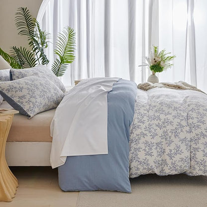King Comforter Set Floral Soft 3 Pieces Chic Crinkle Gauze Fabric Garden Style Blue Floral Print Botanical Flower Comforter for All Seasons Luxury Warmth Comfy Breathable with 2 Pillowcases