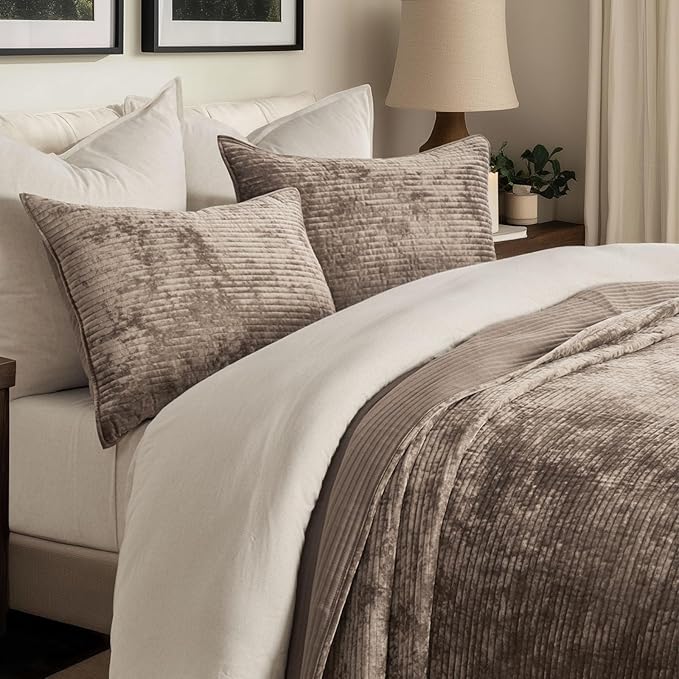 EVERGRACE Velvet Quilt Set King Size, Luxurious Soft Quilted Bedding Sets, Lightweight Velvet Comforter for All Season, Striped Channel Bedspread Coverlet with 2 Shams, Natural Tan