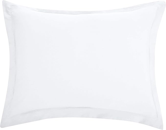 Amazon Basics Lightweight Wrinkle-Resistant Microfiber 3 Piece Duvet Cover Set with Zipper Closure, Full/Queen, Bright White