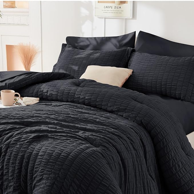 HYMOKEGE Black Duvet Cover King Size, Ultra Soft 3-Piece Seersucker Duvet Cover Set with Zipper Closure, Soft Brushed Microfiber Bedding Set with 8 Corner Ties (104"x90", 2 Pillowshams)
