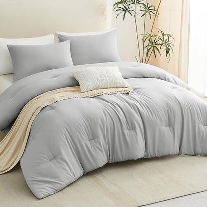 CozyLux Full Size Comforter Set Light Grey, 3 Pieces Solid Breathable Quilted Bedding Sets, Light Gray Luxury Lightweight Soft Bed Set with Down Alternative Comforter and 2 Pillowcases for All Seasons