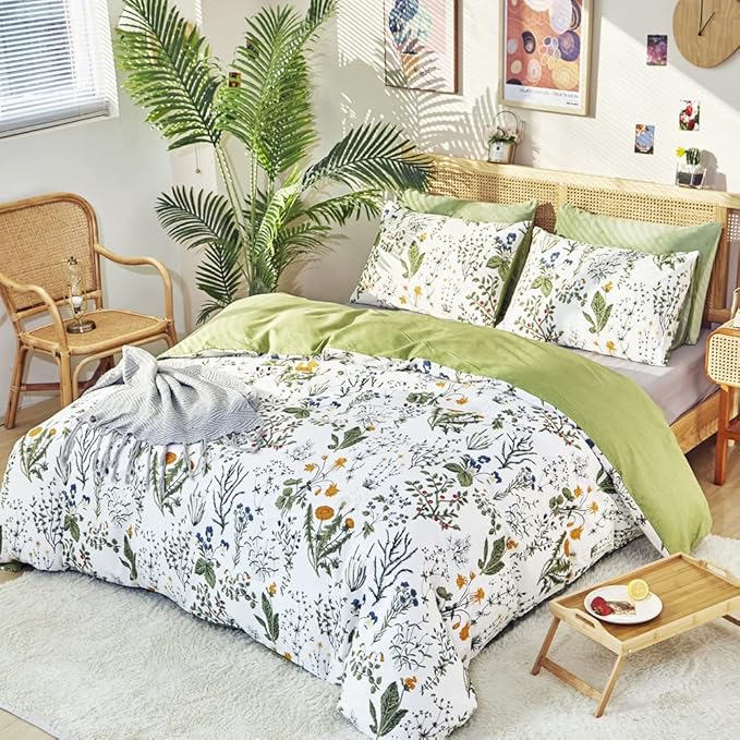 CLOTHKNOW Green White Floral Queen Comforter Set Farmhouse Bedding Comforter Sets Botanical Comforter with 2 x Pillow Cases