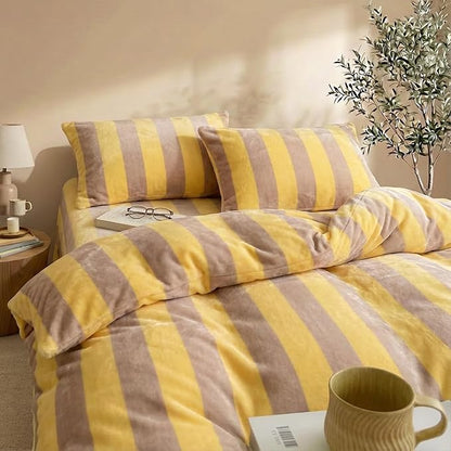 Bedbay Yellow Striped Comforter Set Queen Size Luxury Fleece Fluffy Queen Comforter Set Plush Flannel Bedding Yellow Stripes Pattern Bed Set Soft Warm Velvet Bedding Comforter for All Seasons