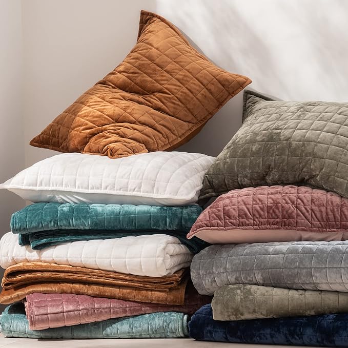 RECYCO Luxury Velvet Quilt Set, California King 118'' x 106'' Oversized Bedspread, Ultra Soft Velvet Comforter, Lightweight Box Stitch Bedding Sets for All Season, with 2 Shams, Rusty Burnt Orange