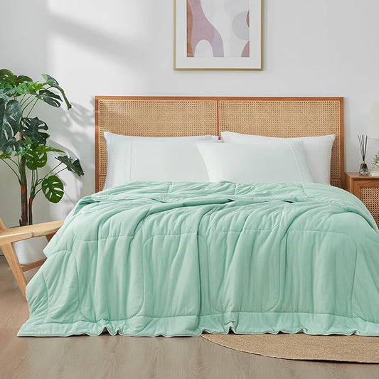Amélie Home Cooling Comforter King Size, Dual-Sided Lightweight Cooling Blanket for Hot Sleepers, Q-Max 0.43 Breathable Cooling Quilt for Night Sweats, 106" x 90", Heather Mint Green