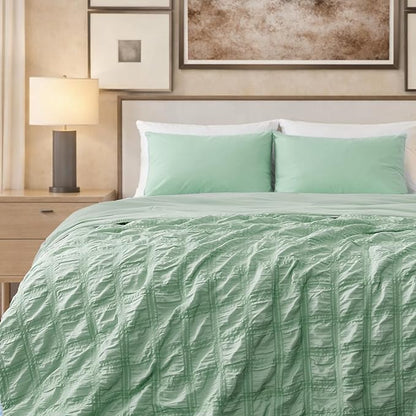 Cozy Bliss Cooling Comforter Seersucker Plaid Queen Size, Q-Max 0.45 Lightweight Cooling Blanket, Breathable Silk Smooth Summer Bedding Quilt for Hot Sleepers Night Sweats Sage Green