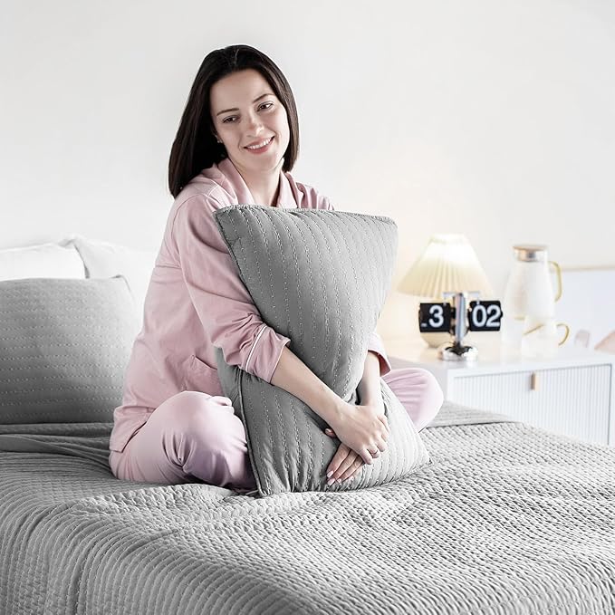 Kasentex Quilt Mini Set - Stone Washed - Super Soft Bedspread - Light Weight - White Down Alternative Microfiber Fill - Machine Washable - Solid Colors, Full/Queen + 2 Shams, Grey