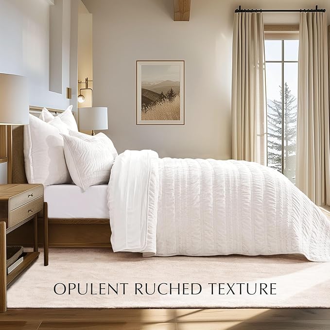 EVERGRACE Luxury Ruched Velvet Quilt King Size, Ultra Soft Bedspread Coverlet Set, Lightweight Velvet Comforter, Quilted Bedding Cover with 2 Matching Shams for All Season, Ivory White