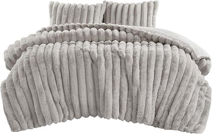 Madison Park Jasmine King Comforter Set, Luxurious Reversible Faux Fur Plush Ribbed Velvet Bedding, Fuzzy Thick Warm Winter Comforter, Super Soft Fluffy 3-Piece Set Light Grey