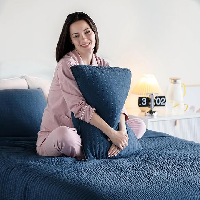 KASENTEX Oversized Queen Quilt Set 102"x106" – Soft Washed 3-Layer Lightweight Bedspread, Minimalist Nordic Design, All-Season Spring & Summer Quilt Set (1 Quilt + 2 Pillow Shams),Dress Dark Blue