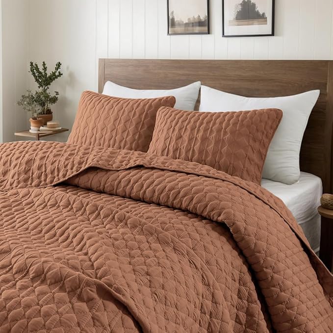 WDCOZY Burnt Orange Quilts Queen Size Bedding Sets with 2 Pillow Shams, Red Lightweight Soft Bedspread Coverlet, Quilted Blanket Thin Comforter Bed Cover for All Season, 3 Pieces, 90x90 inches