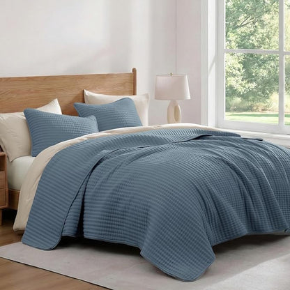 WRENSONGE King Size Quilt-3 Pieces Lightweight Bedspreads Oxford Blue King Quilt Bedding Set for All Seasons, Soft Summer Coverlet with 2 Pillow Shams Suitable for Bed, Couch, Quilt Blanket