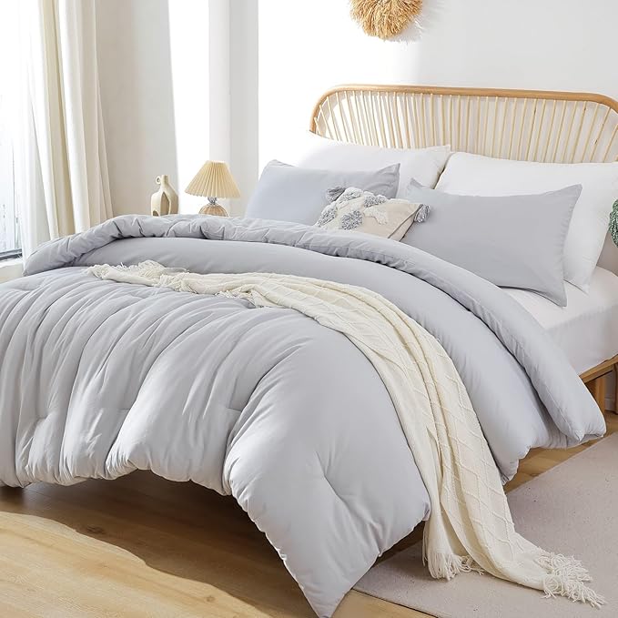 ROSGONIA King Size Comforter Set Light Grey, 3pcs (1 Boho Gray Comforter & 2 Pillowcases) All Season Bedding Lightweight Bedspread Blanket Quilt