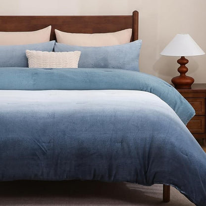 Bedbay Blue Gradient Plush Fleece Comforter Set Queen Size Ultra Soft Velvety Bedding Lightweight Warm Cozy Ombre Quilt Set Reversible Fleece Fluffy Comforter 3 Pcs with 2 Pillowcases
