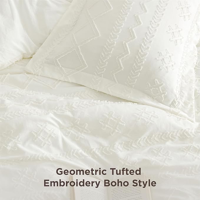 Bedsure Tufted Boho Comforter Set Queen Size - White Boho Bed Set, GentleSoft™ 3 Pieces Farmhouse Shabby Chic, Home Decor Bedding, Gifts for Woman, Soft Jacquard Queen Comforter for All Seasons