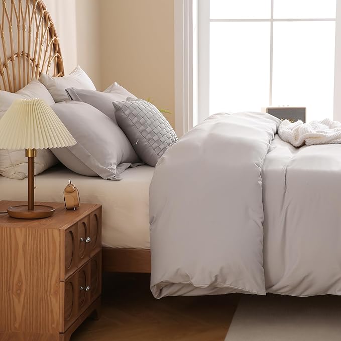 JSD Light Grey Duvet Cover Set Queen Size, 3 Piece Duvet Cover with Pillow Shams, Soft Brushed Microfiber Zipper Closure, Comforter Not Included