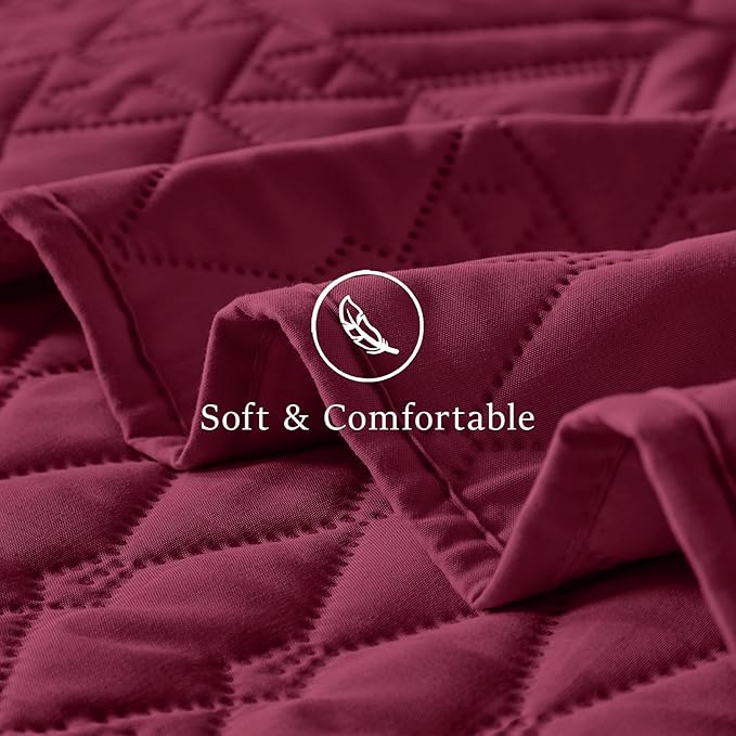 akkialla Full/Queen Quilt Set, Burgundy Lightweight Microfiber Bedspread Coverlet, Boho Geometric Pattern, Soft All-Season Bedding, 3-Piece (1 Quilt, 2 Pillow Shams) | Breathable fabric, Modern style