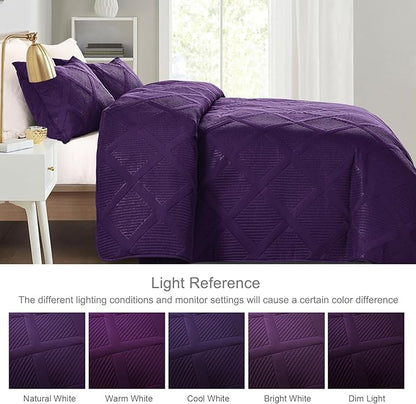 Exclusivo Mezcla Oversized King Quilt Set- Deep Purple Cal King Quilts Bedding Set with 2 Pillow Shams, Modern Bedspread with Striped Pattern, Soft Lightweight Bedspreads Coverlets for All Seasons